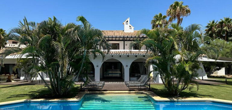 Painter Contractors Near Me in Spain